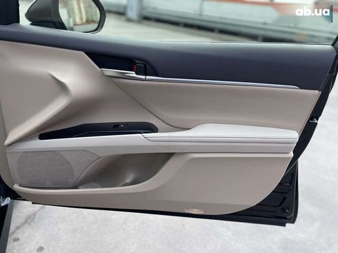 Toyota Camry 2020 - фото 26