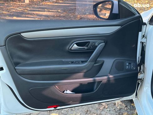 Volkswagen Passat CC 2009 белый - фото 27