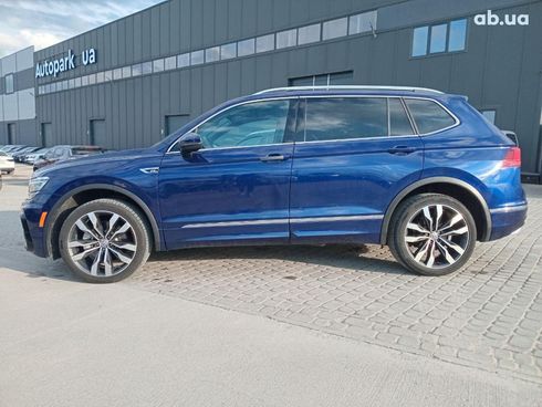Volkswagen Tiguan 2021 синий - фото 16