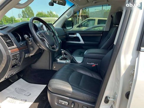 Toyota Land Cruiser 2018 - фото 10