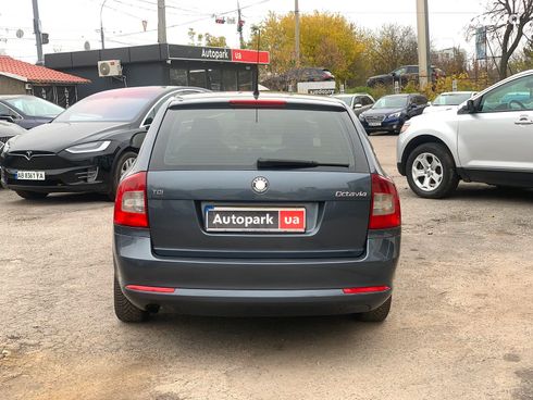 Skoda Octavia 2010 серый - фото 6