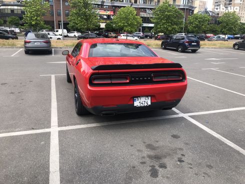 Dodge Challenger 2019 красный - фото 13