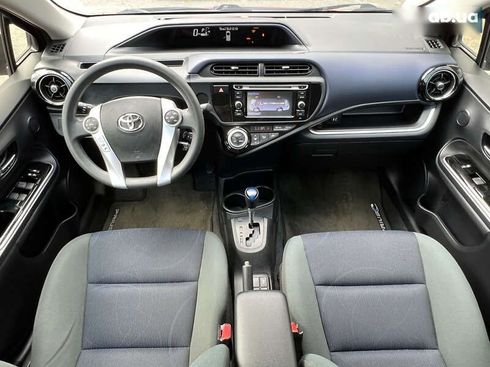 Toyota Prius 2015 - фото 25