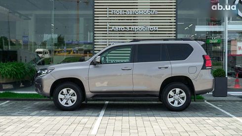 Toyota Land Cruiser Prado 2023 - фото 3