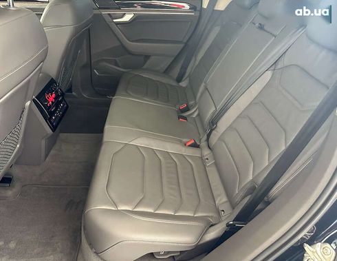 Volkswagen Touareg 2019 - фото 12