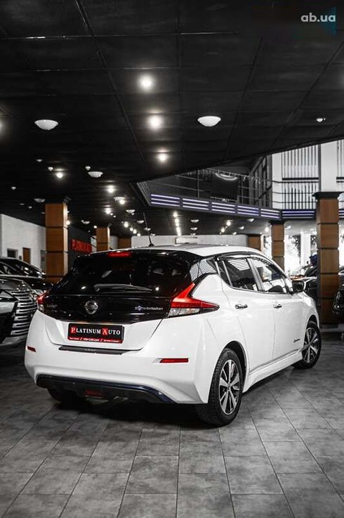 Nissan Leaf 2019 - фото 6