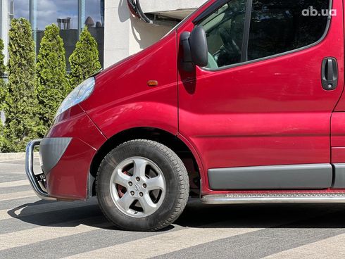 Opel Vivaro 2009 красный - фото 8