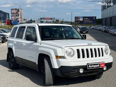 Jeep Patriot 2014 белый - фото 11