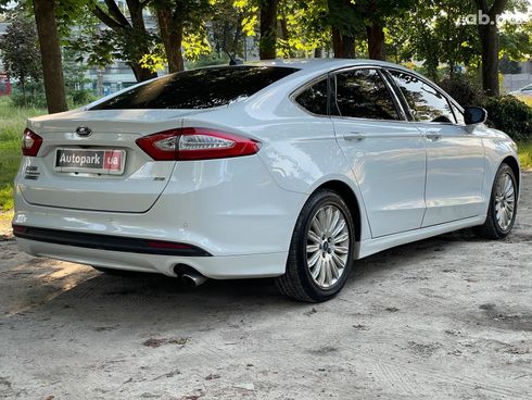 Ford Fusion 2015 белый - фото 9