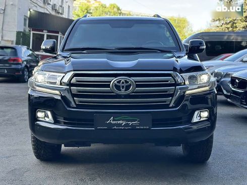 Toyota Land Cruiser 2017 - фото 8