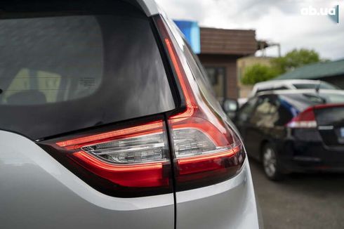 Renault Scenic 2017 - фото 15