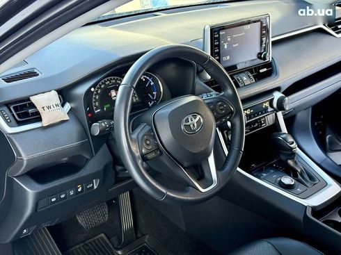 Toyota RAV4 2021 - фото 20
