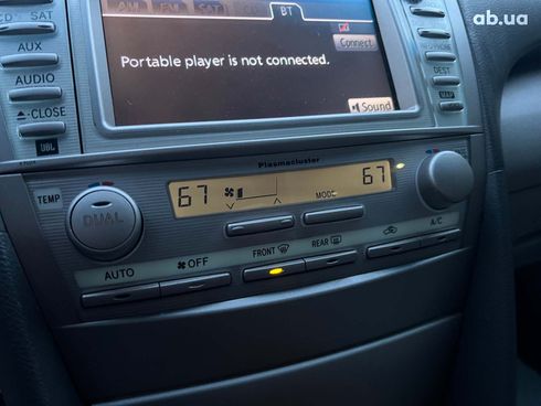 Toyota Camry 2010 белый - фото 71