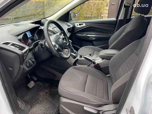 Ford Kuga 2015 белый - фото 11