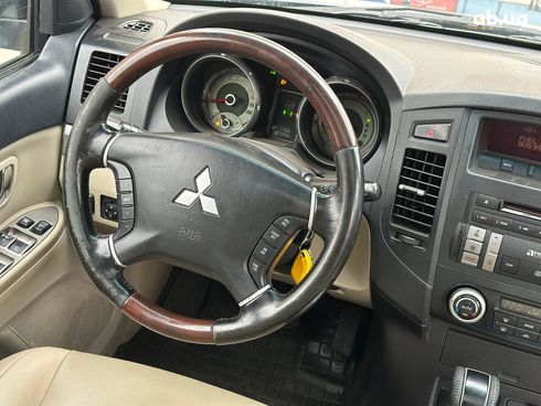 Mitsubishi Pajero Wagon 2009 серый - фото 23