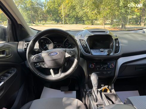 Ford Escape 2018 серый - фото 25