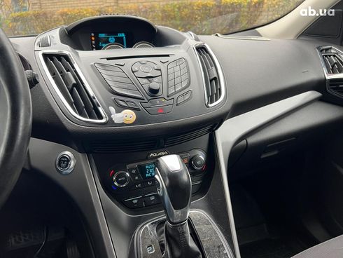 Ford Kuga 2015 белый - фото 17