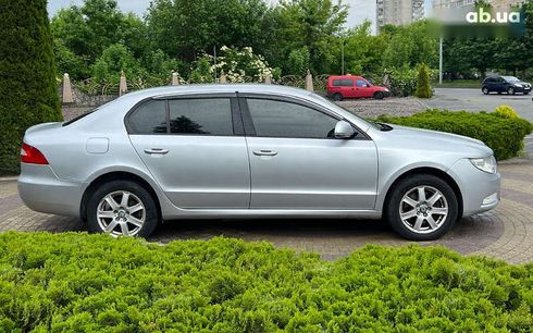 Skoda Superb 2012 - фото 8