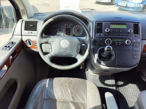 Volkswagen Multivan 2007 черный - фото 23