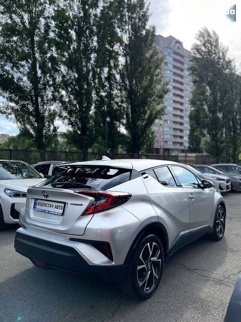 Toyota C-HR 2019 - фото 15