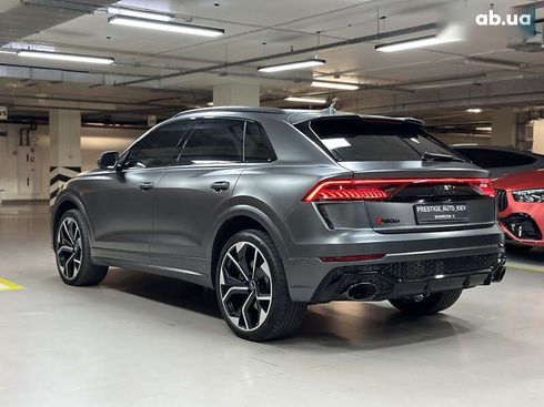 Audi RS Q8 2021 - фото 29