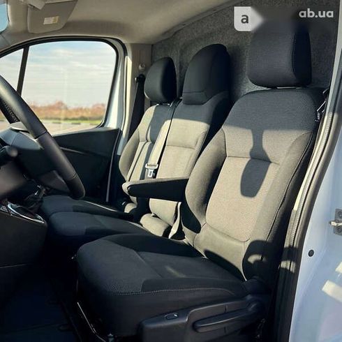 Renault Trafic 2019 - фото 21