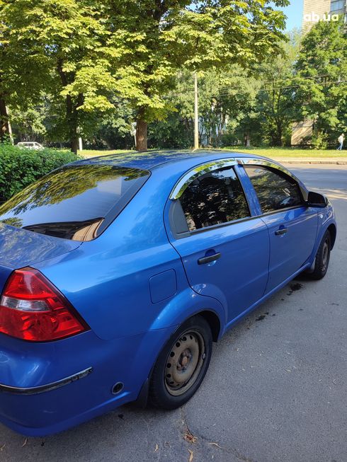 Chevrolet Aveo 2011 синий - фото 2