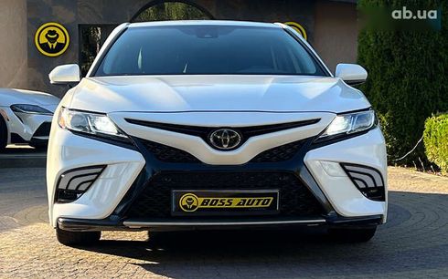 Toyota Camry 2020 - фото 2