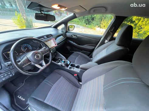 Nissan Leaf 2020 белый - фото 22