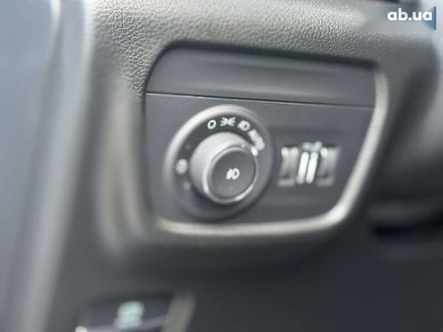 Jeep Grand Cherokee 2023 - фото 25