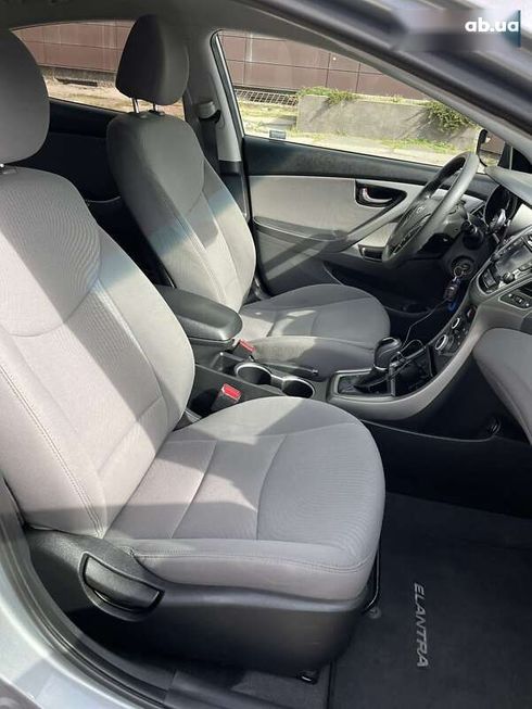 Hyundai Elantra 2014 - фото 17