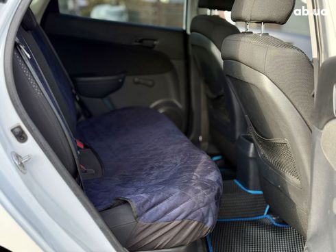 Hyundai i30 2011 белый - фото 14