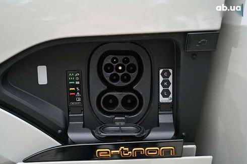 Audi e-tron S 2022 - фото 22