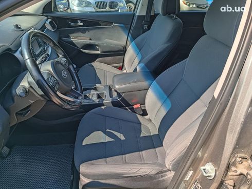 Kia Sorento 2015 серый - фото 23