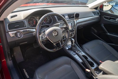 Volkswagen Passat 2016 - фото 10