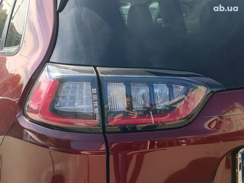 Jeep Cherokee 2019 красный - фото 13