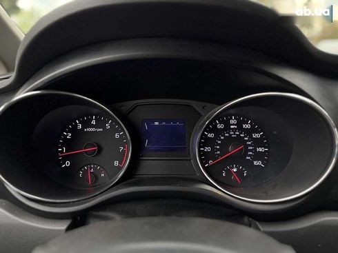 Kia Sedona 2017 - фото 21