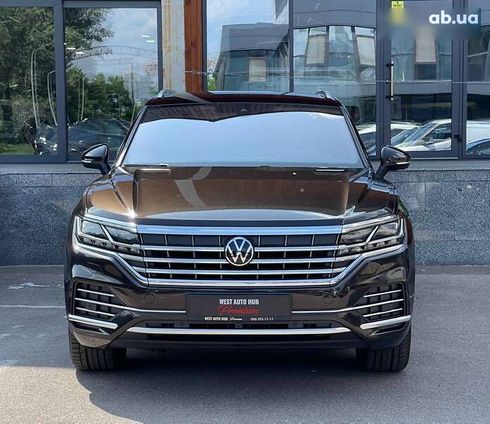 Volkswagen Touareg 2022 - фото 2