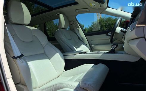 Volvo XC60 2020 - фото 9