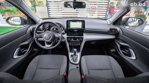Toyota Yaris Cross 2022 - фото 8
