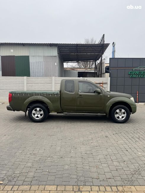 Nissan Navara 2007 зеленый - фото 2
