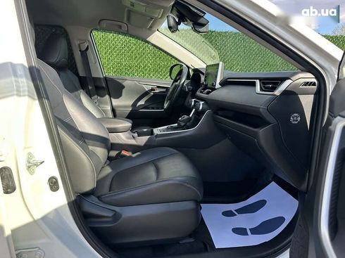 Toyota RAV4 2020 - фото 7