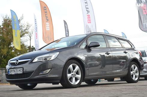 Opel Astra 2011 - фото 2