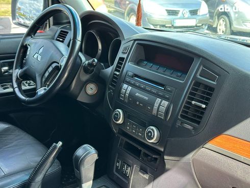 Mitsubishi Pajero Wagon 2007 черный - фото 117