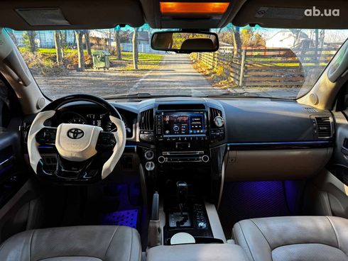 Toyota Land Cruiser 2012 черный - фото 33