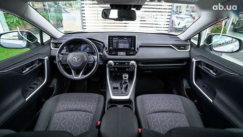 Toyota RAV4 2020 - фото 8