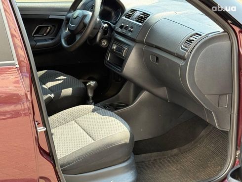 Skoda Fabia 2011 красный - фото 16