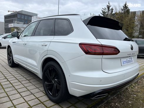 Volkswagen Touareg 2023 - фото 6