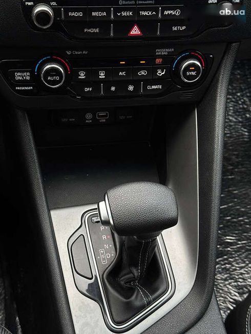 Kia Niro 2017 - фото 13