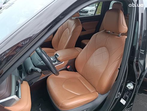Toyota Highlander 2021 коричневый - фото 28